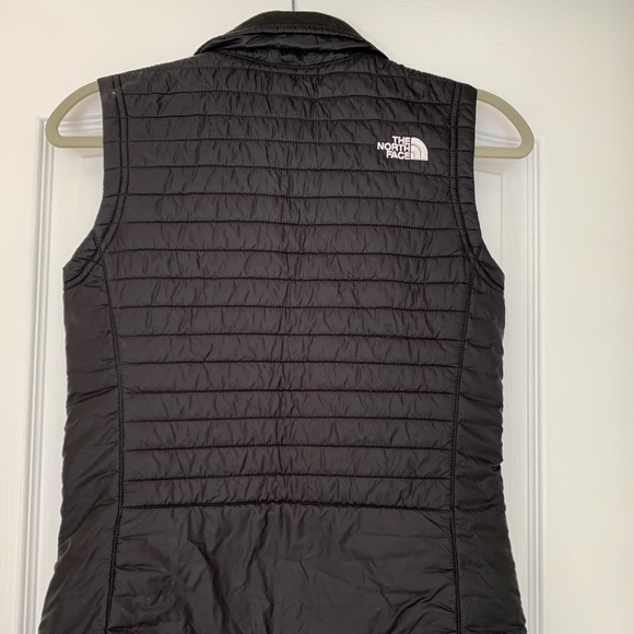 Women’sThe North Face XS vest - Picture 2 of 3